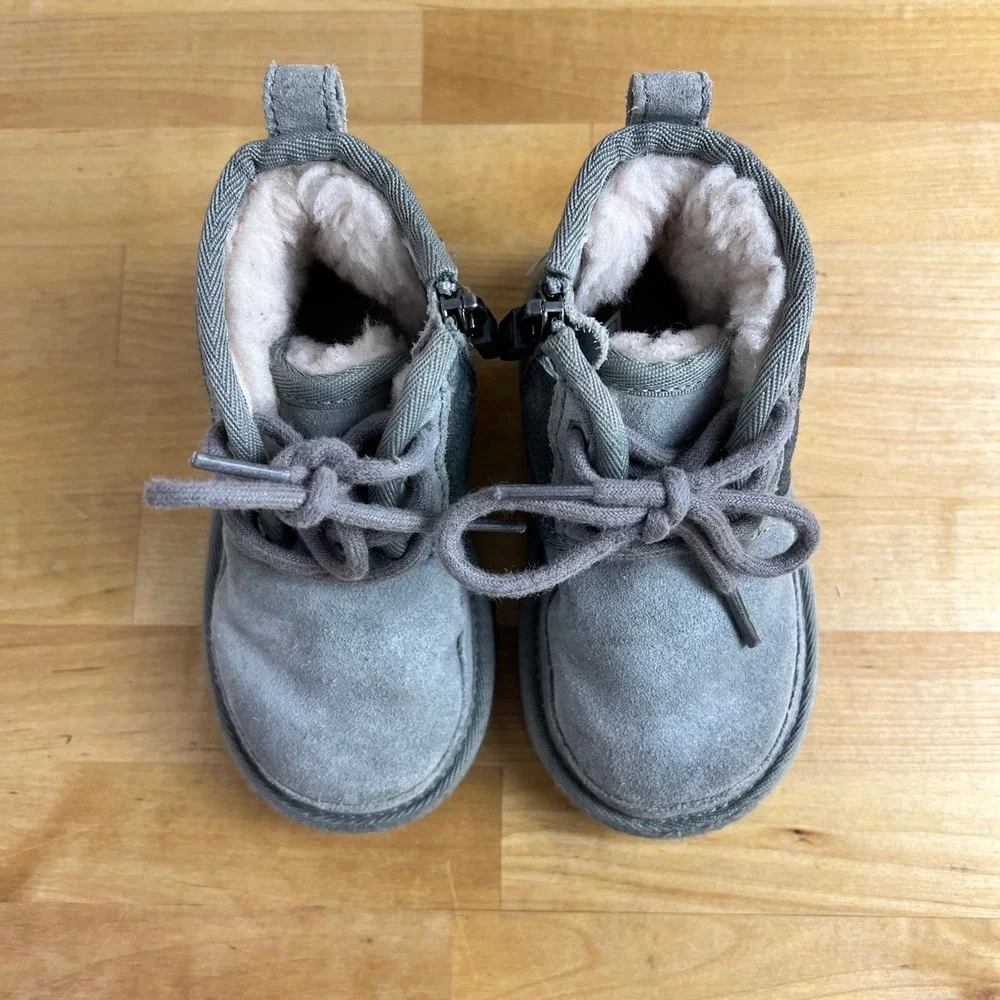 UGG Boots Neumel II Chukka Ankle Bootie Toddler Size 7 Grey‎ Suede Shearling Zip